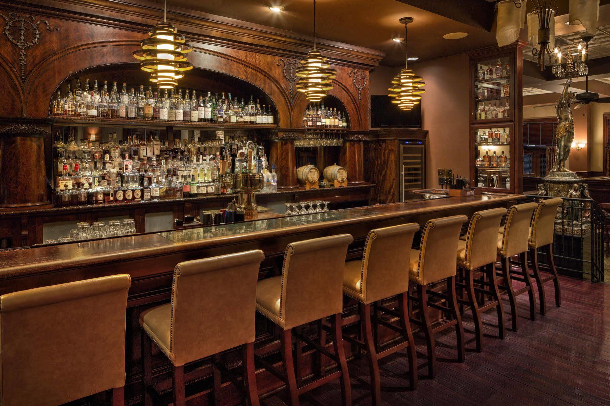 Carnegie & Spa Hotel Johnson City