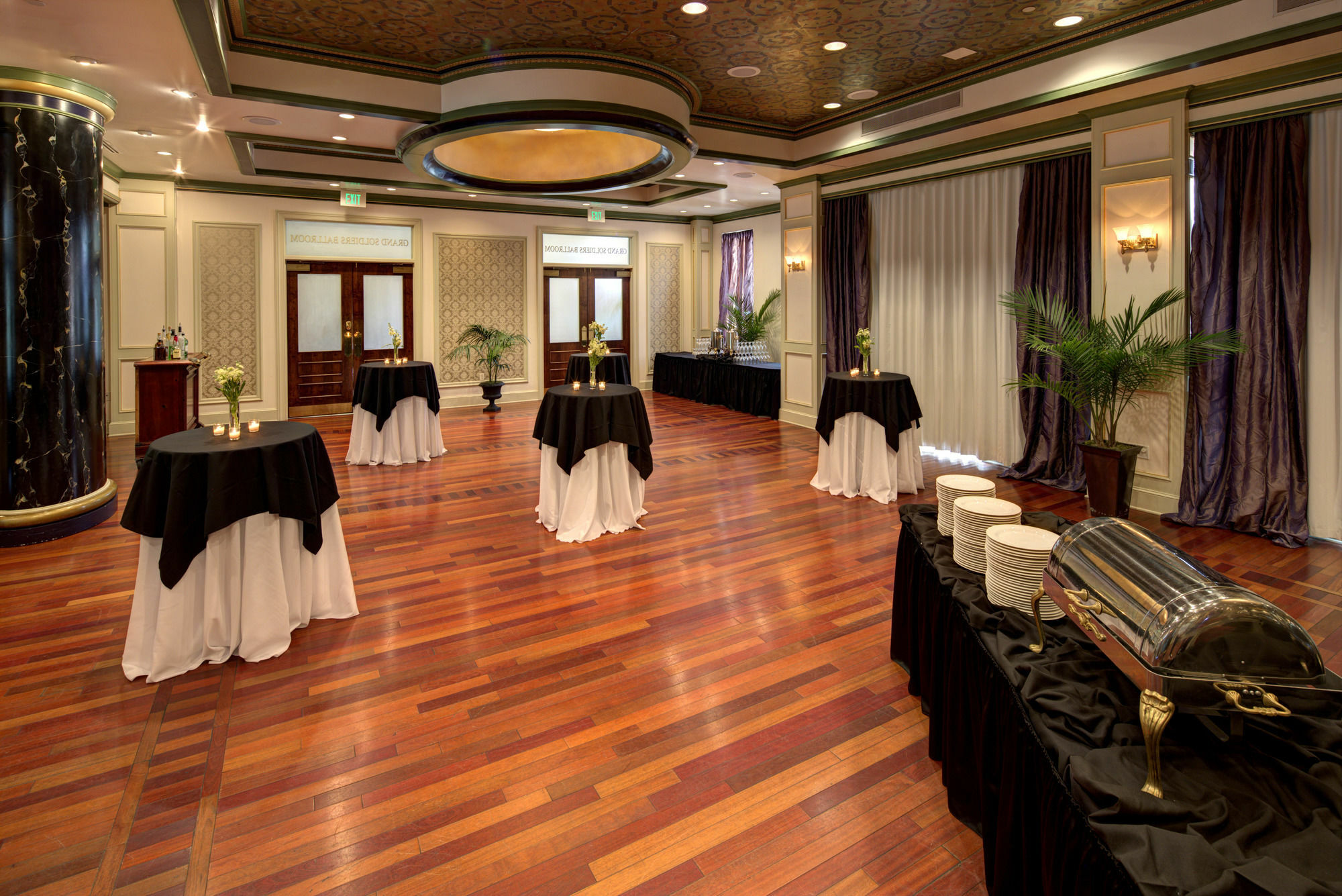 Carnegie & Spa Hotel Johnson City